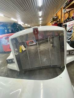 #1268 2005 Kenworth T800 Hood