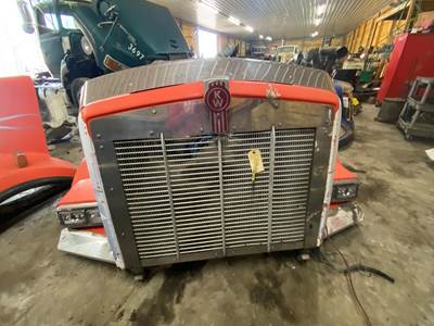 #1270 2005 Kenworth T800 Hood