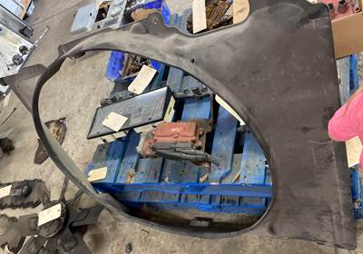 2003-2004 International 9400i Cummins ISX Fan Shroud