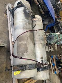 #511 2006 Freightliner 150 gal Step