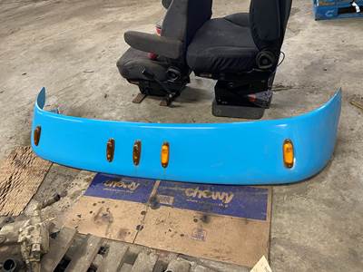 #1054 2014 Freightliner Cascadia Exterior Sun Visor