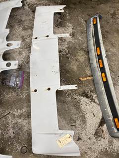 #942 1990 Ford L8000/L9000 Sun Visor