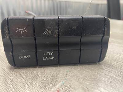 #741 2013 Daimler switch for Freightliner Cascadia evolution