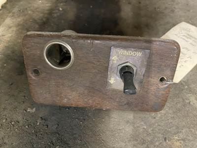 #1606 1996 Freightliner FLD Switch