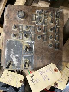 #1045 1992 Kenworth T600 Switch