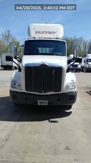 2021 Peterbilt 579 Day Cab Truck