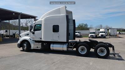 2022 Peterbilt 579 Sleeper Semi Truck