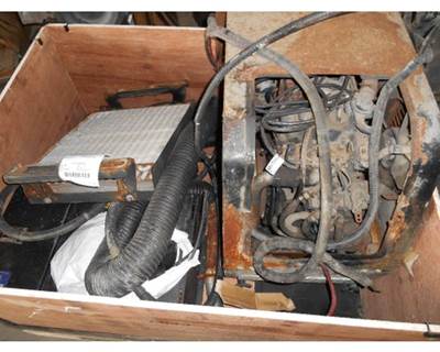 Carrier Comfort Pro Auxiliary Power Unit (APU) for a Volvo VNL