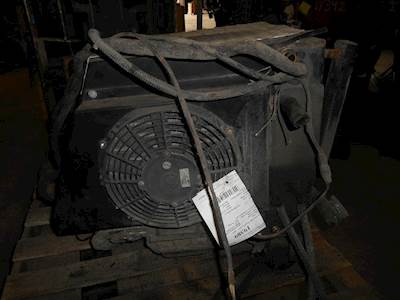 Thermo King Tri Pac Auxiliary Power Unit (APU) for a Freightliner COLUMBIA