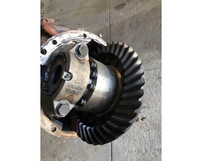 Eaton DS404 Front Differential for a Volvo VNL