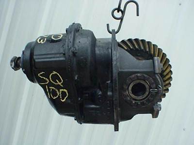 Rockwell SQ100 Front Differential for a Freightliner FLD120