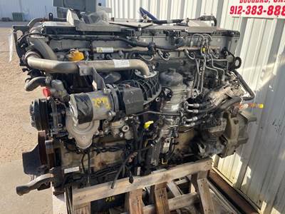 Detroit DD15 Engine for a Freightliner Cascadia