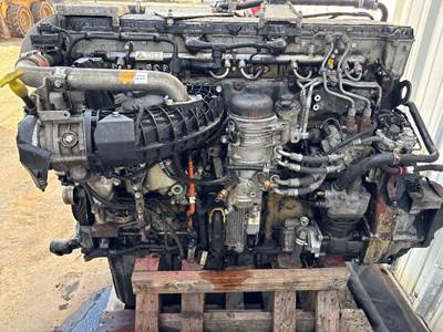 Detroit DD13 Engine for a Freightliner Cascadia