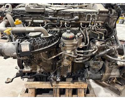 Detroit DD13 Engine for a Freightliner Cascadia