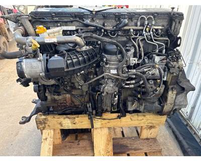 Detroit DD13 Engine for a Freightliner Cascadia