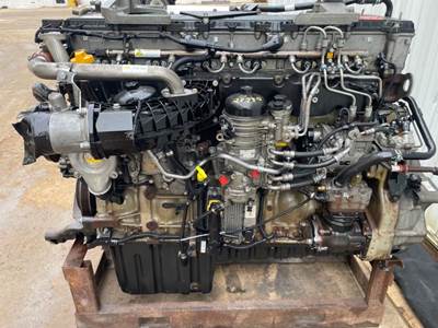 Detroit DD15 Engine for a Freightliner Cascadia