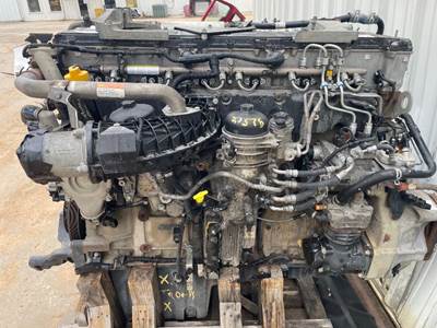 Detroit DD15 Engine for a Freightliner Cascadia