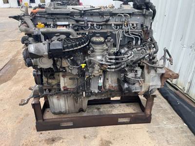 Detroit DD15 Engine for a Freightliner Cascadia