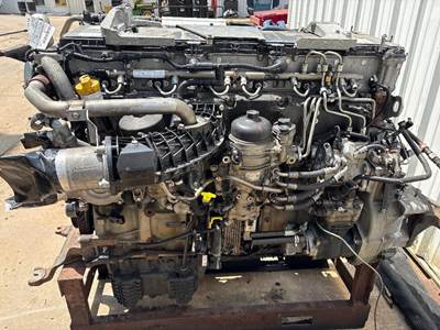 Detroit DD15 Engine for a Freightliner Cascadia