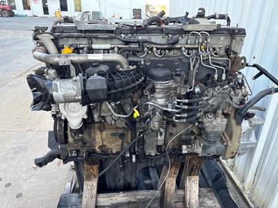 Detroit DD15 Engine for a Freightliner Cascadia