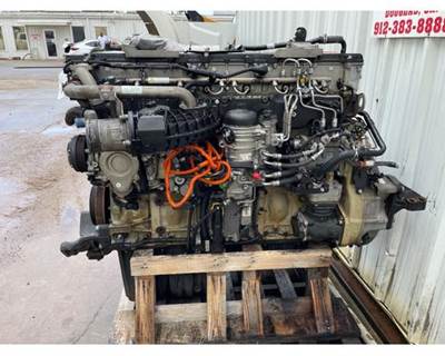 Detroit DD15 Engine for a Freightliner Cascadia
