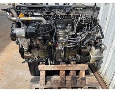 Detroit DD15 Engine for a Freightliner Cascadia