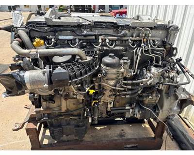 Detroit DD15 Engine for a Freightliner Cascadia