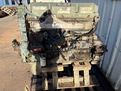 Detroit Series 60 12.7L Engine for a Kenworth T2000