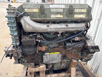 Detroit Series 60 12.7L Engine for a Freightliner FLD120 CLASSIC