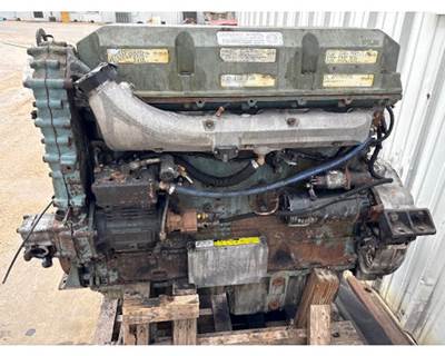Detroit Series 60 12.7L Engine for a Freightliner FLD120 CLASSIC