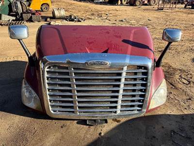 Freightliner Cascadia Hood