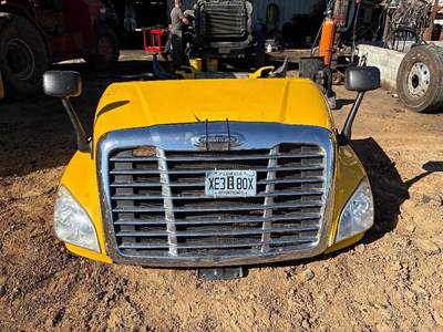 Freightliner Cascadia Hood