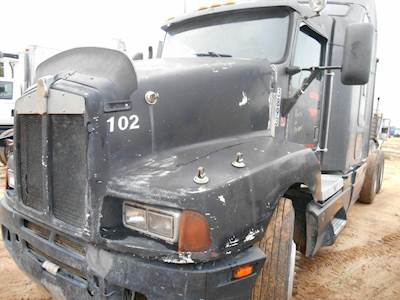 Kenworth T600 Hood for a Kenworth T 600