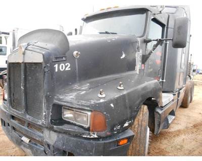 Kenworth T600 Hood for a Kenworth T 600