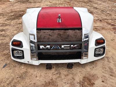 Mack MD 642 Hood for a Mack MH600