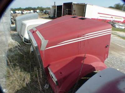 White WIL Hood for a White ROAD BOSS 2