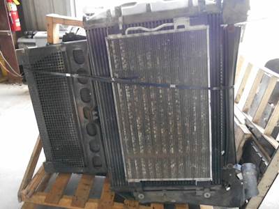 Freightliner FLD120 Radiator