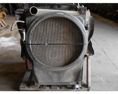 International 9200 Radiator for a International 9200i