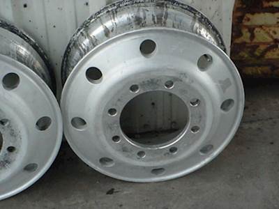 Alcoa 22.5 Tire & Rim