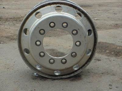 PILOT ALUMINUM Tire & Rim for a Freightliner CENTURY