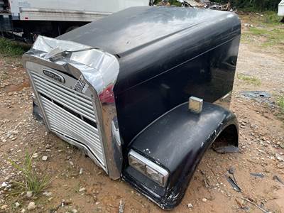 1999 Freightliner Classic XL Hood