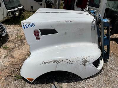 2013 Kenworth T660 Hood