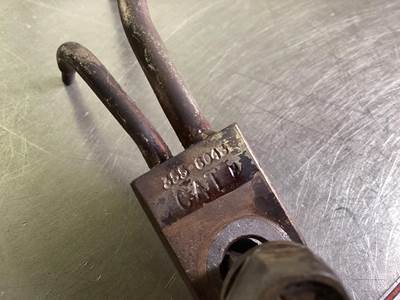 Caterpillar OIL SPRAYING NOZZLE 3556043 USED