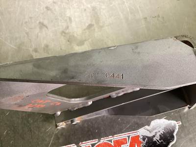 Caterpillar UITLAAT STEUN 2610441 USED