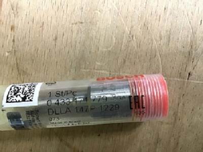 Deutz INJECTOR NOZZLE 02112959 NEW