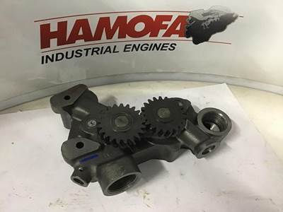 Deutz SCHMIEROELPUMPE 04234480 NEW