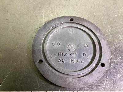 John Deere 6.8L COVER PLATE R121411 USED