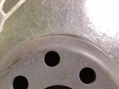 John Deere 6.8L FRONT PULLY R128658 USED