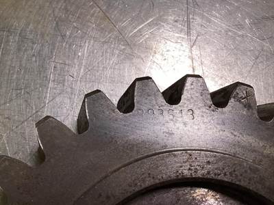 John Deere 6.8L GEAR R93613 USED