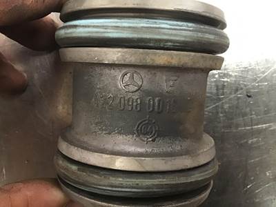 Mercedes-Benz A 422 098 00 16 USED